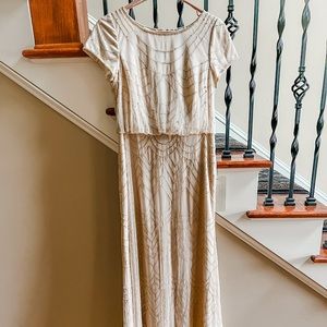 NWT ADRIANNA PAPELL SHORT SLEEVE BEADED BLOUSON GOWN IN CHAMPAGNE GOLD